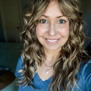 Meet your Posher, Jenessa